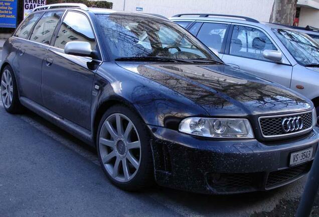 Audi RS4 Avant B5