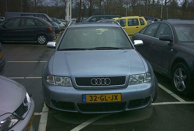 Audi RS4 Avant B5