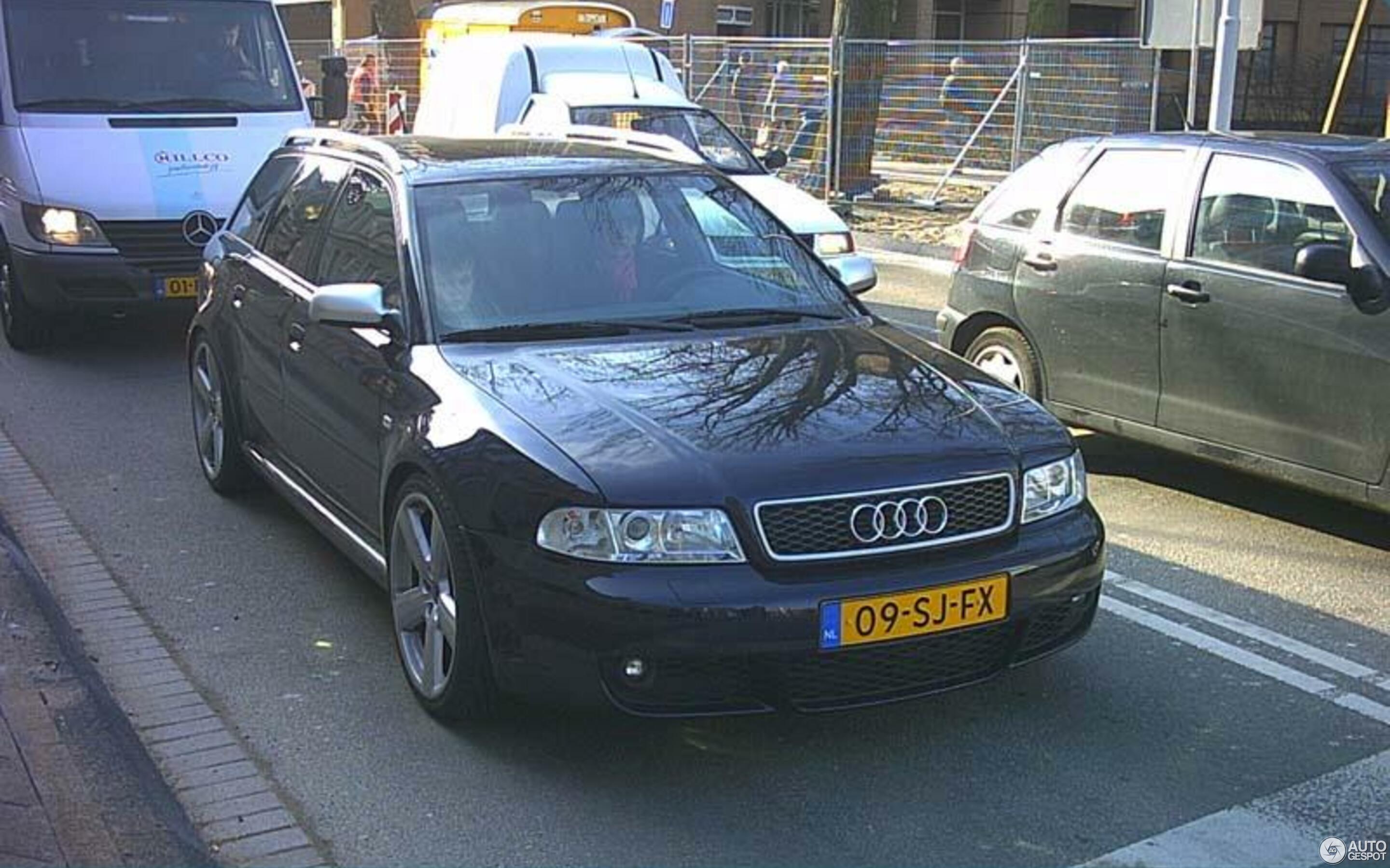 Audi RS4 Avant B5