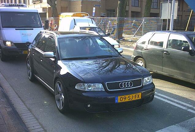 Audi RS4 Avant B5