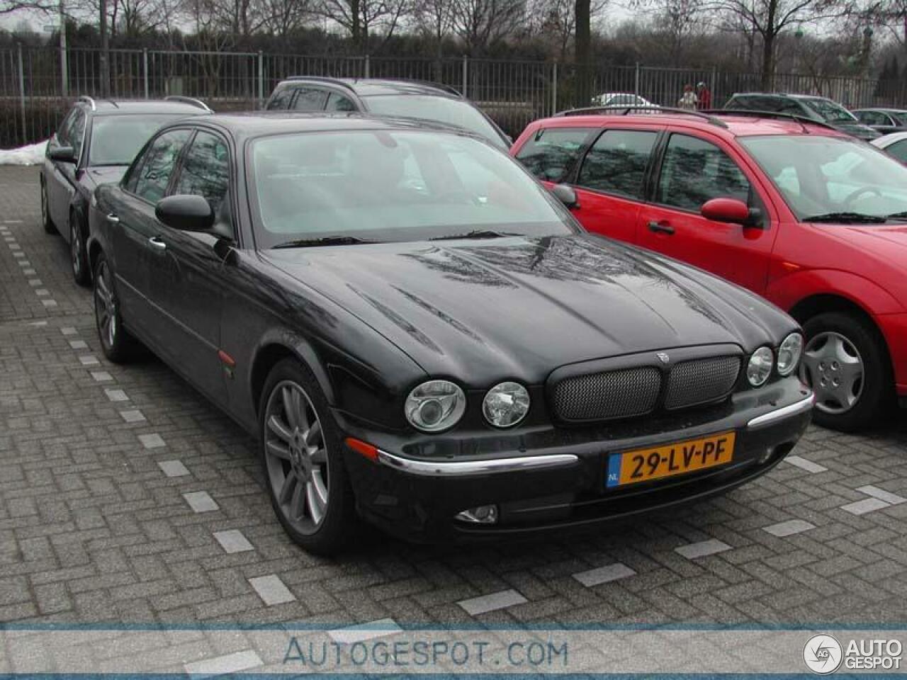 Jaguar XJR