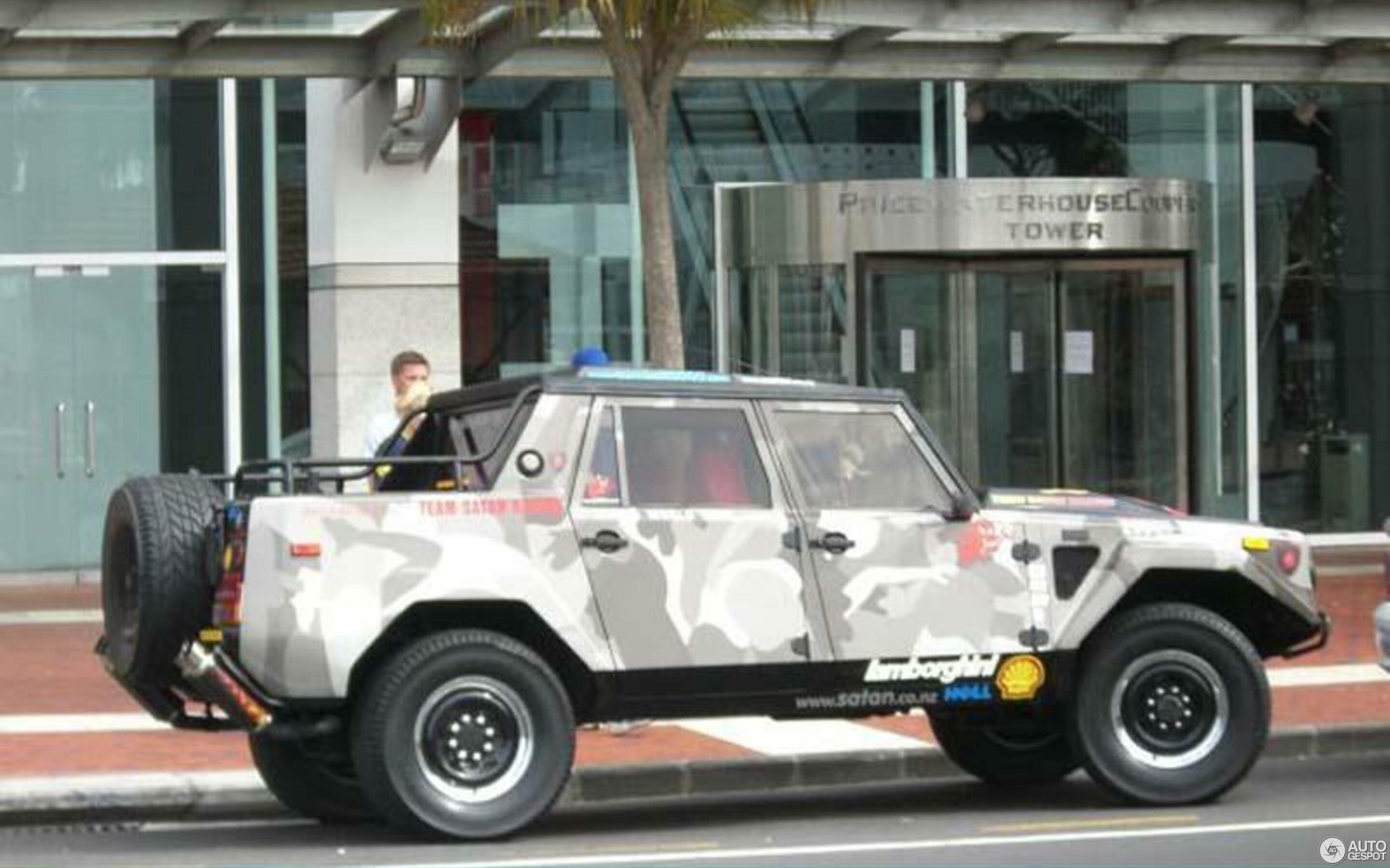 Lamborghini LM002