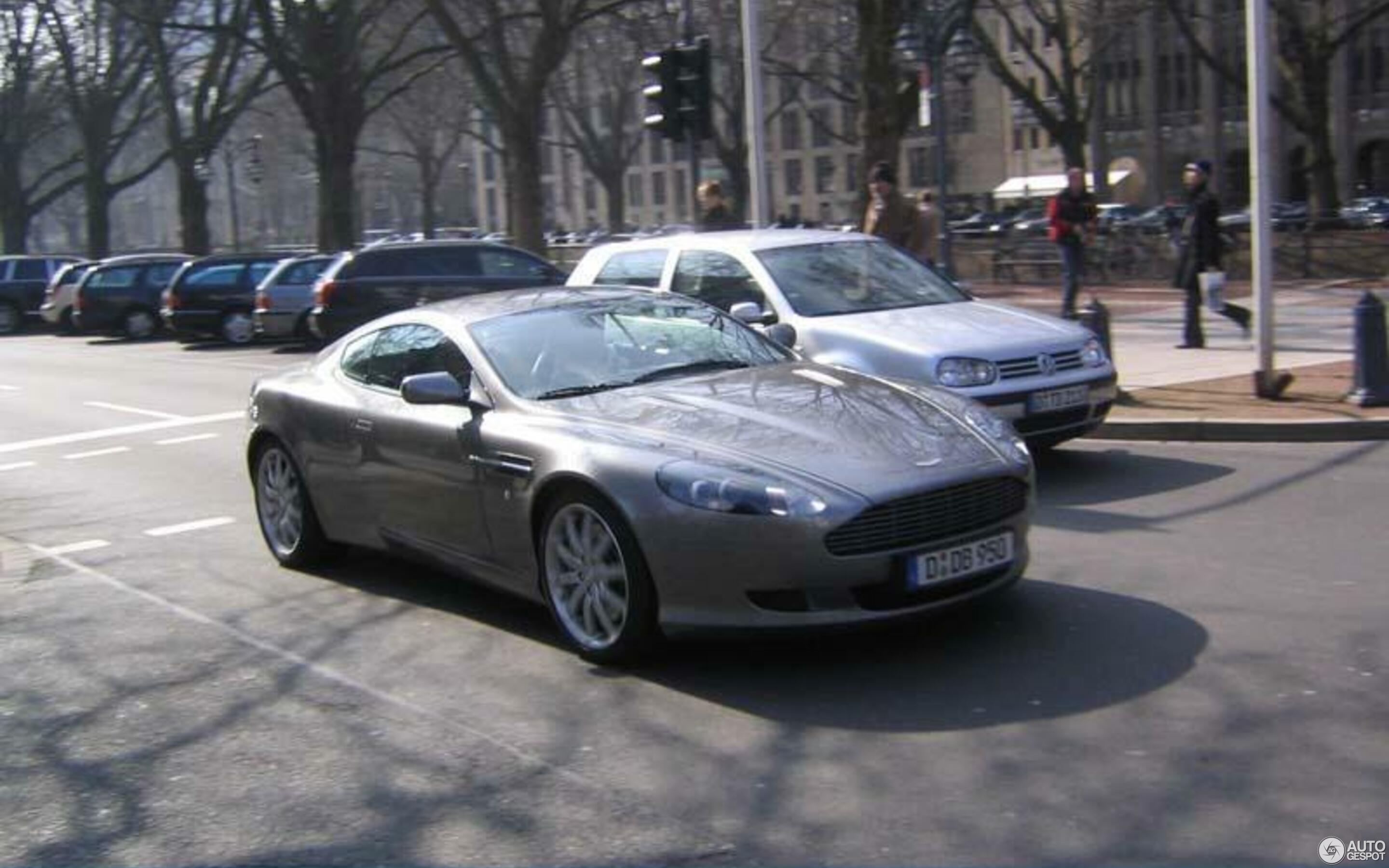 Aston Martin DB9