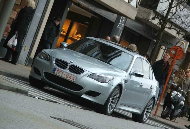 BMW M5 E60 2005