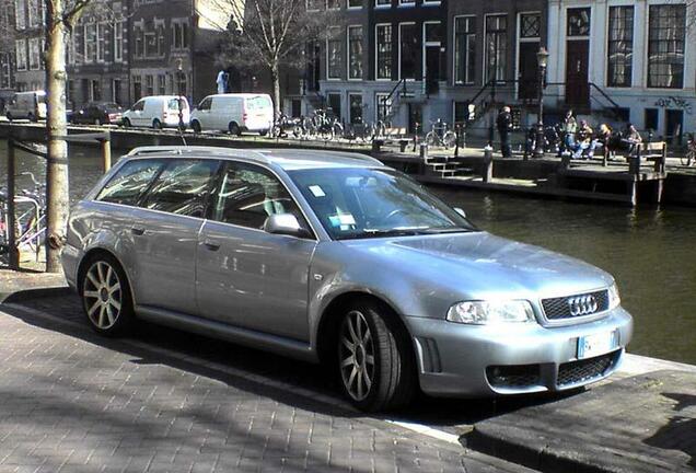 Audi RS4 Avant B5