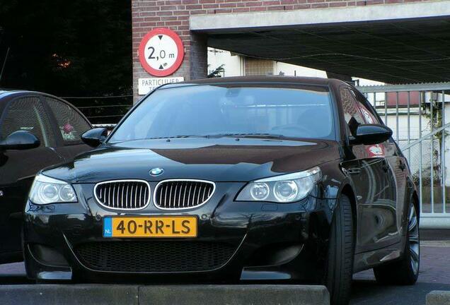 BMW M5 E60 2005