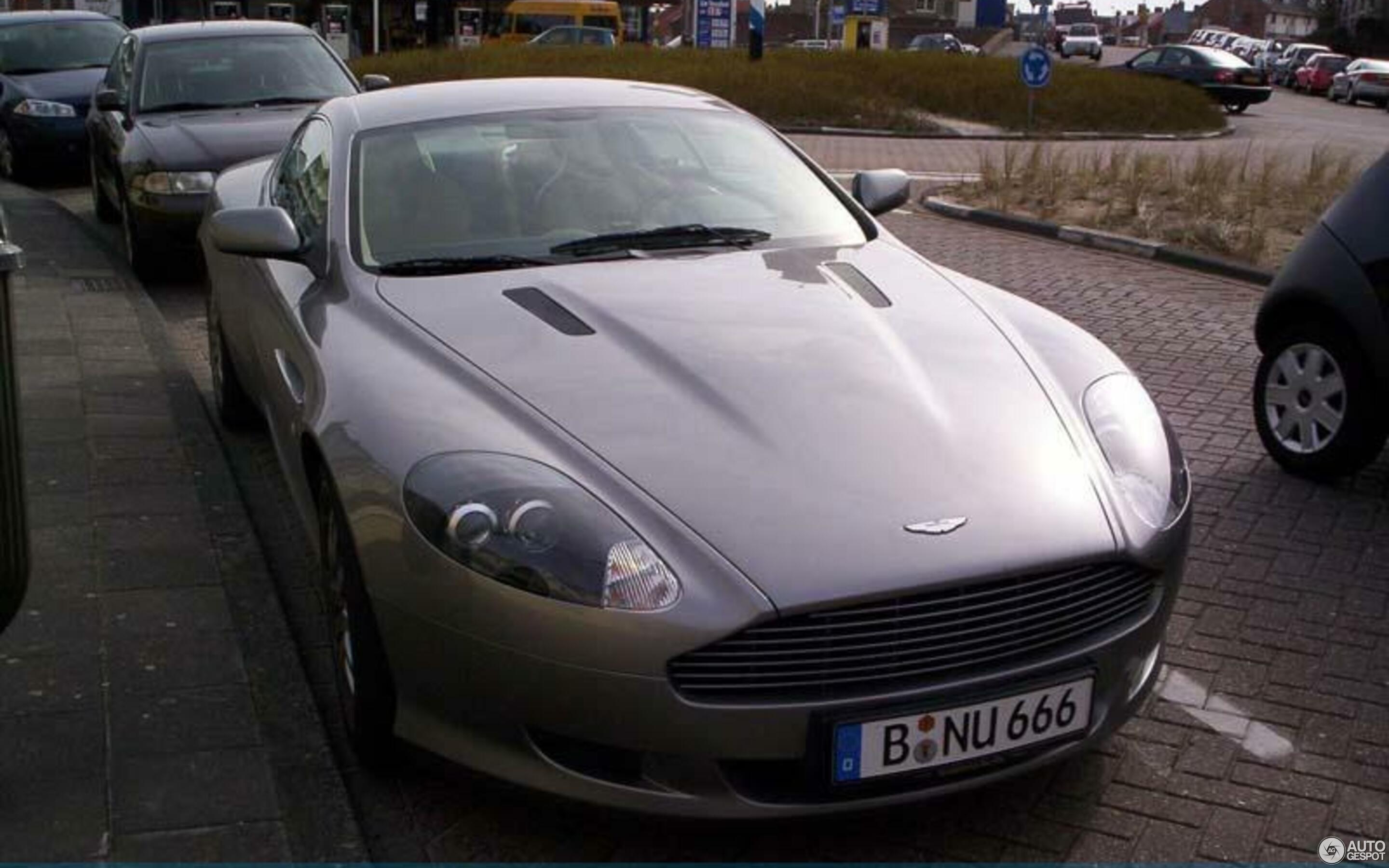 Aston Martin DB9