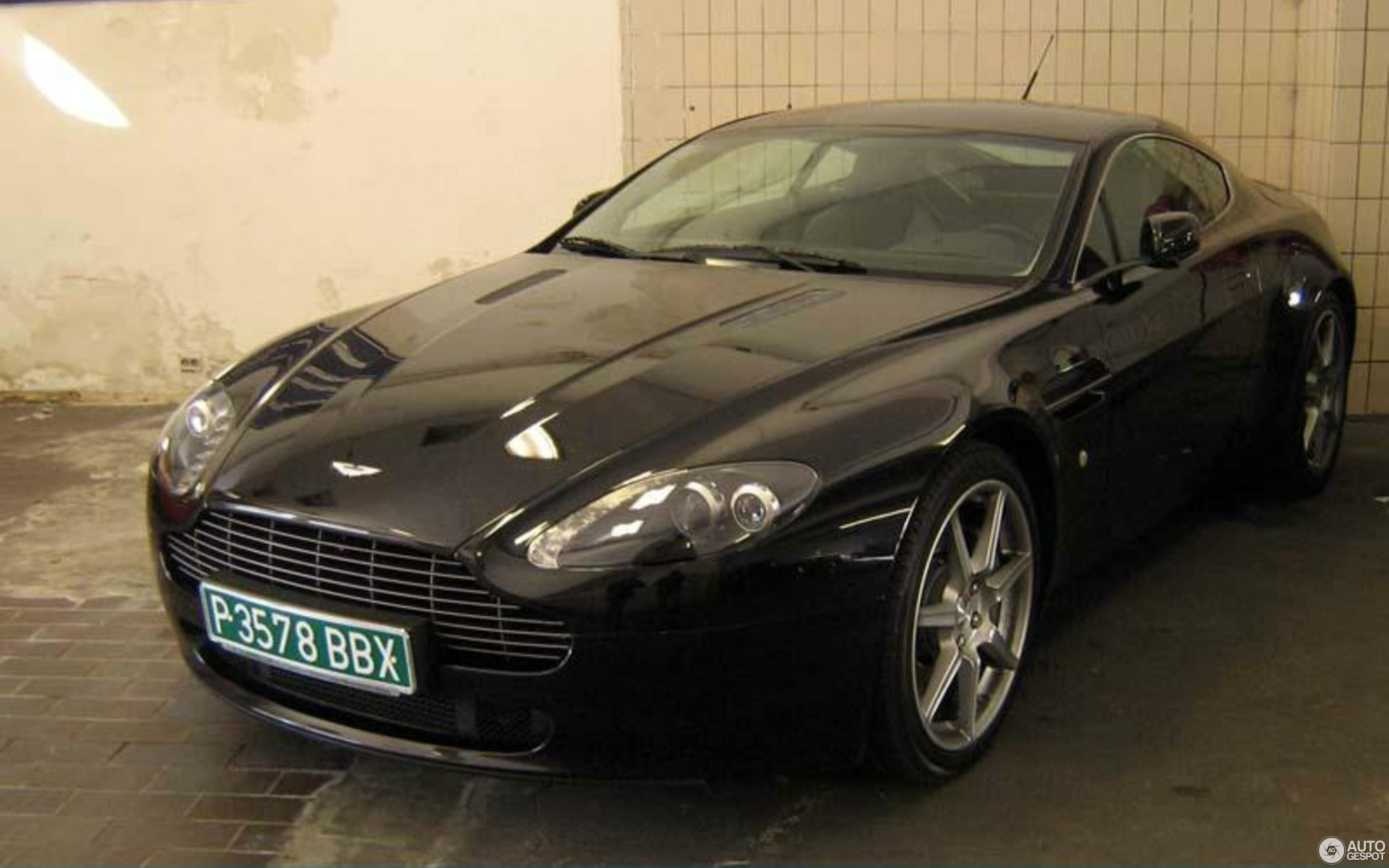 Aston Martin V8 Vantage