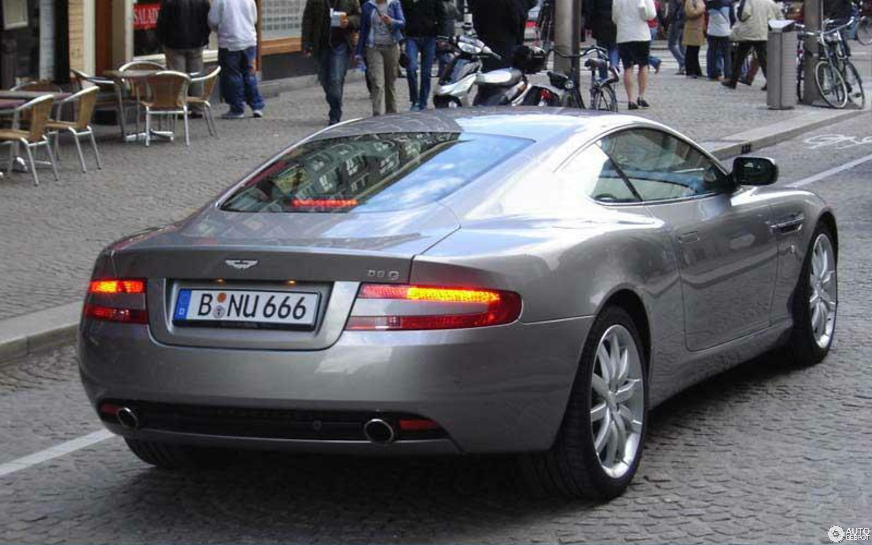 Aston Martin DB9