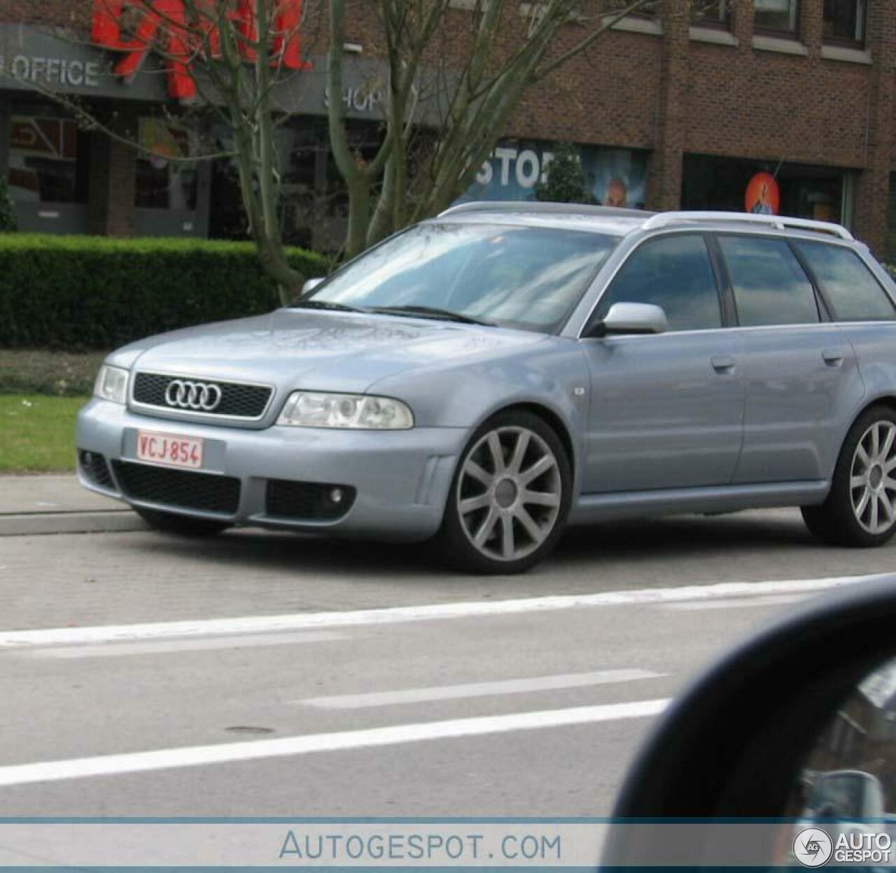 Audi RS4 Avant B5