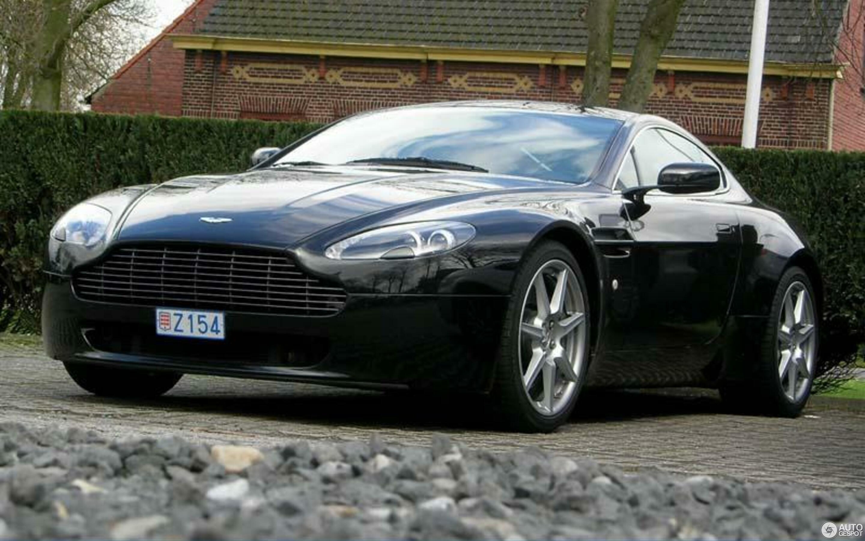 Aston Martin V8 Vantage