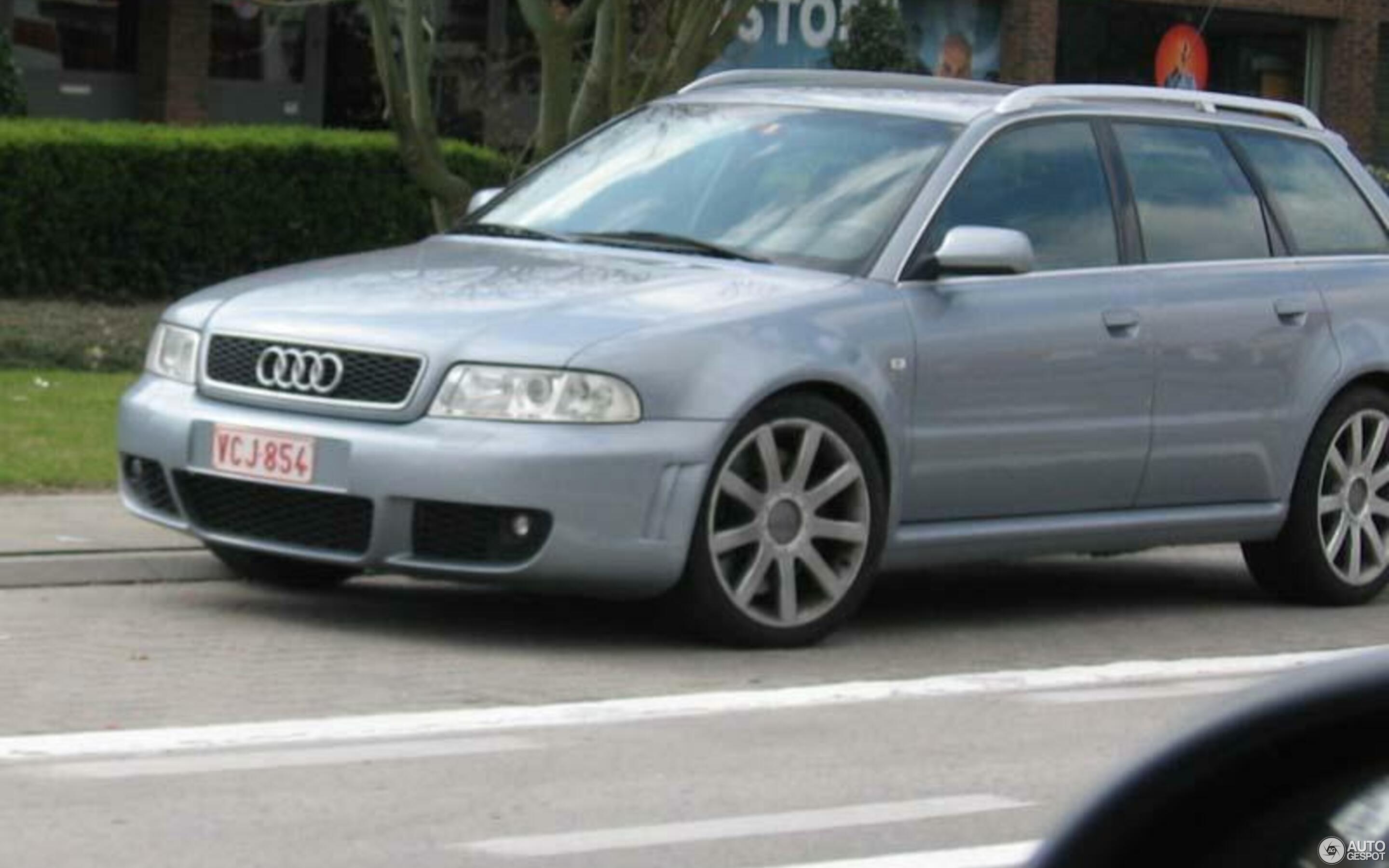 Audi RS4 Avant B5