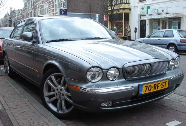 Jaguar XJR