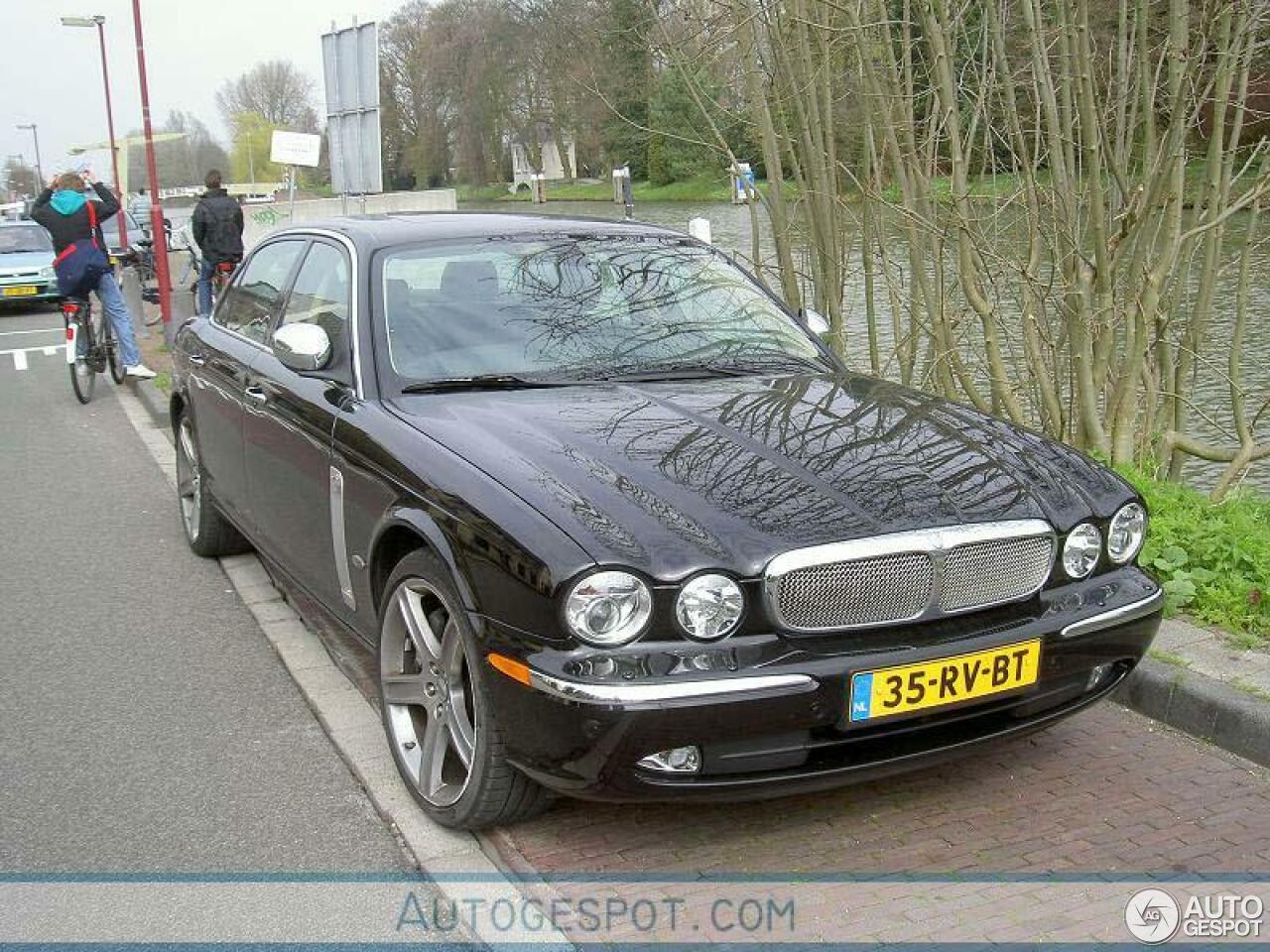 Jaguar Super V8 Portfolio