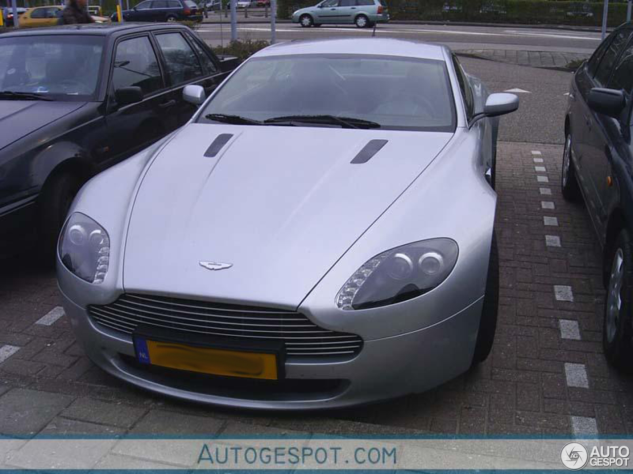 Aston Martin V8 Vantage