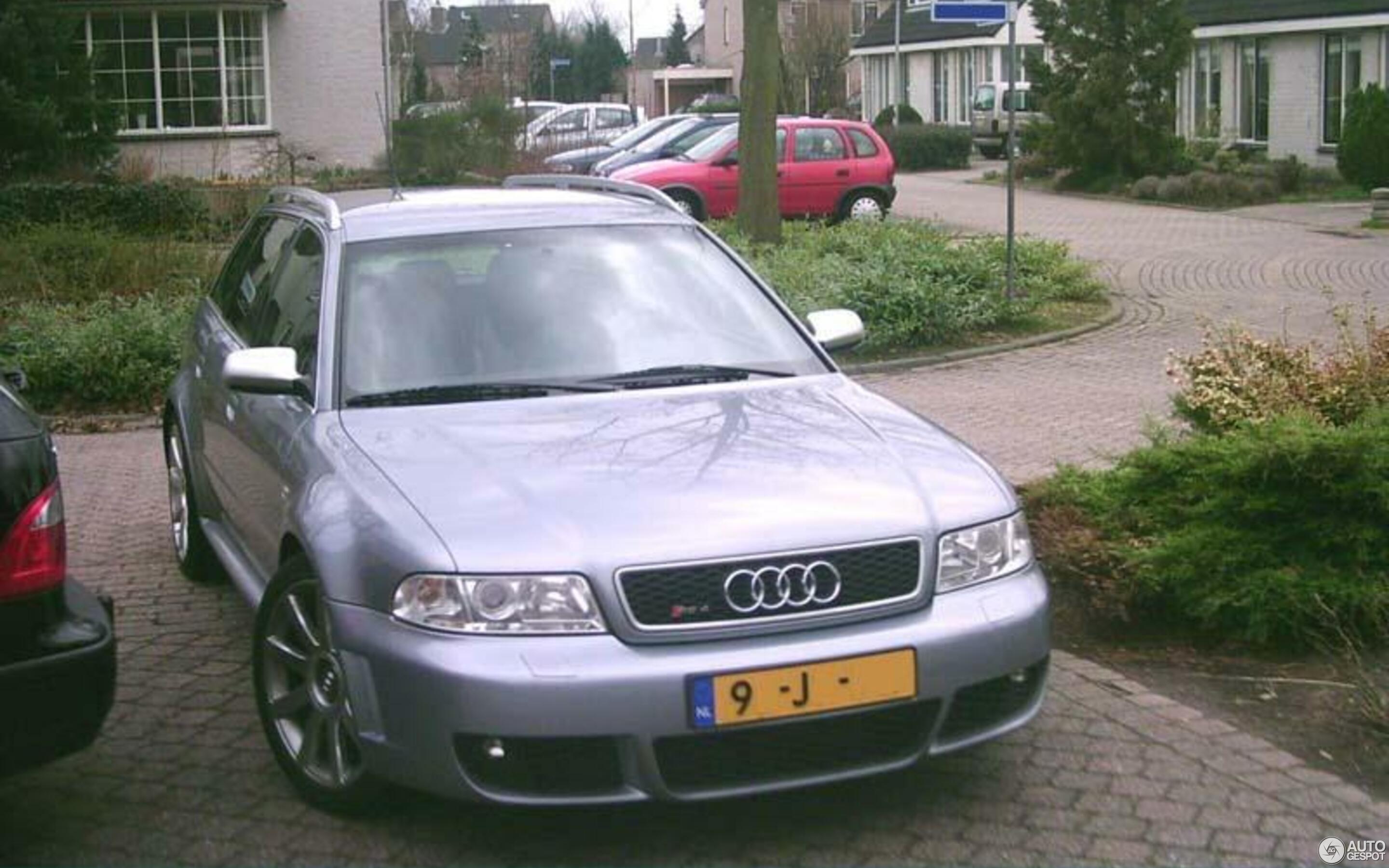 Audi RS4 Avant B5