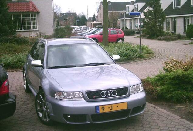 Audi RS4 Avant B5