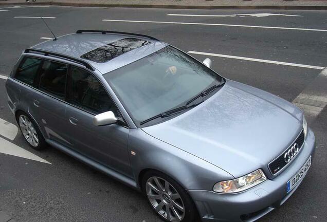 Audi RS4 Avant B5