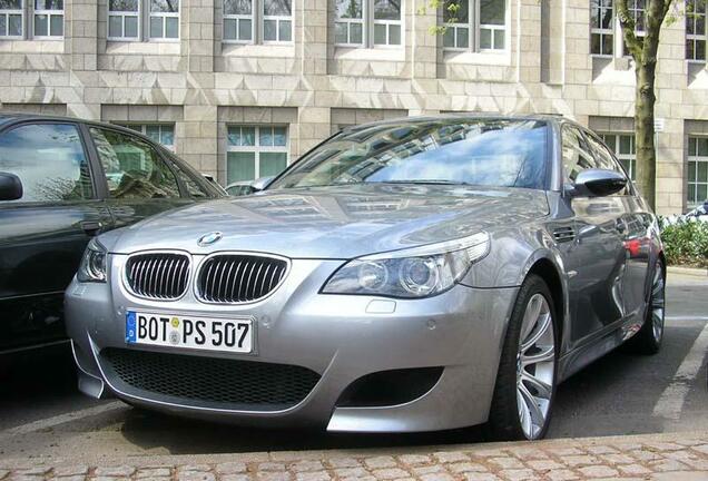 BMW M5 E60 2005