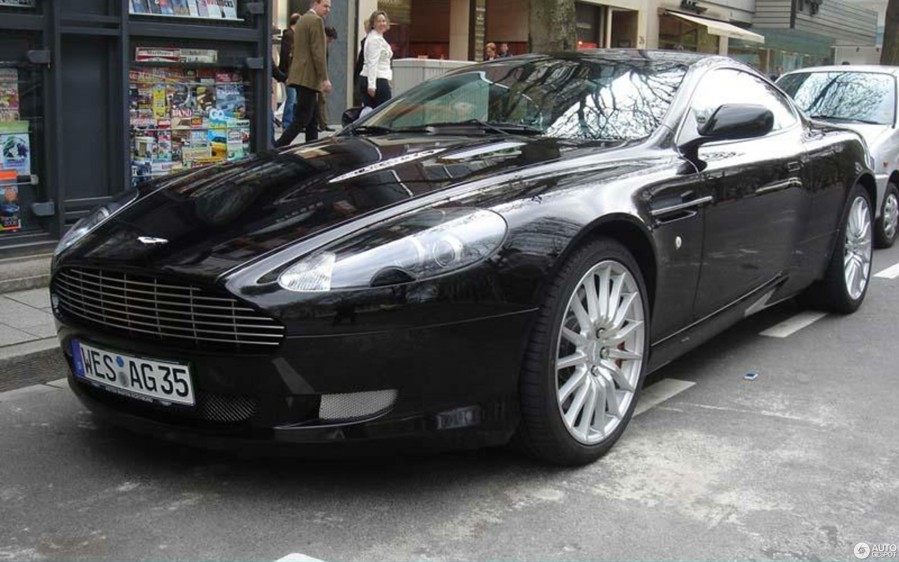 Aston Martin DB9