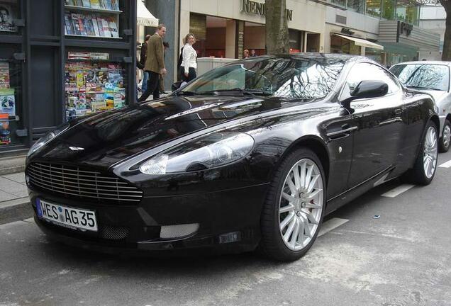 Aston Martin DB9