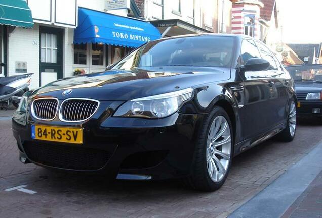 BMW M5 E60 2005