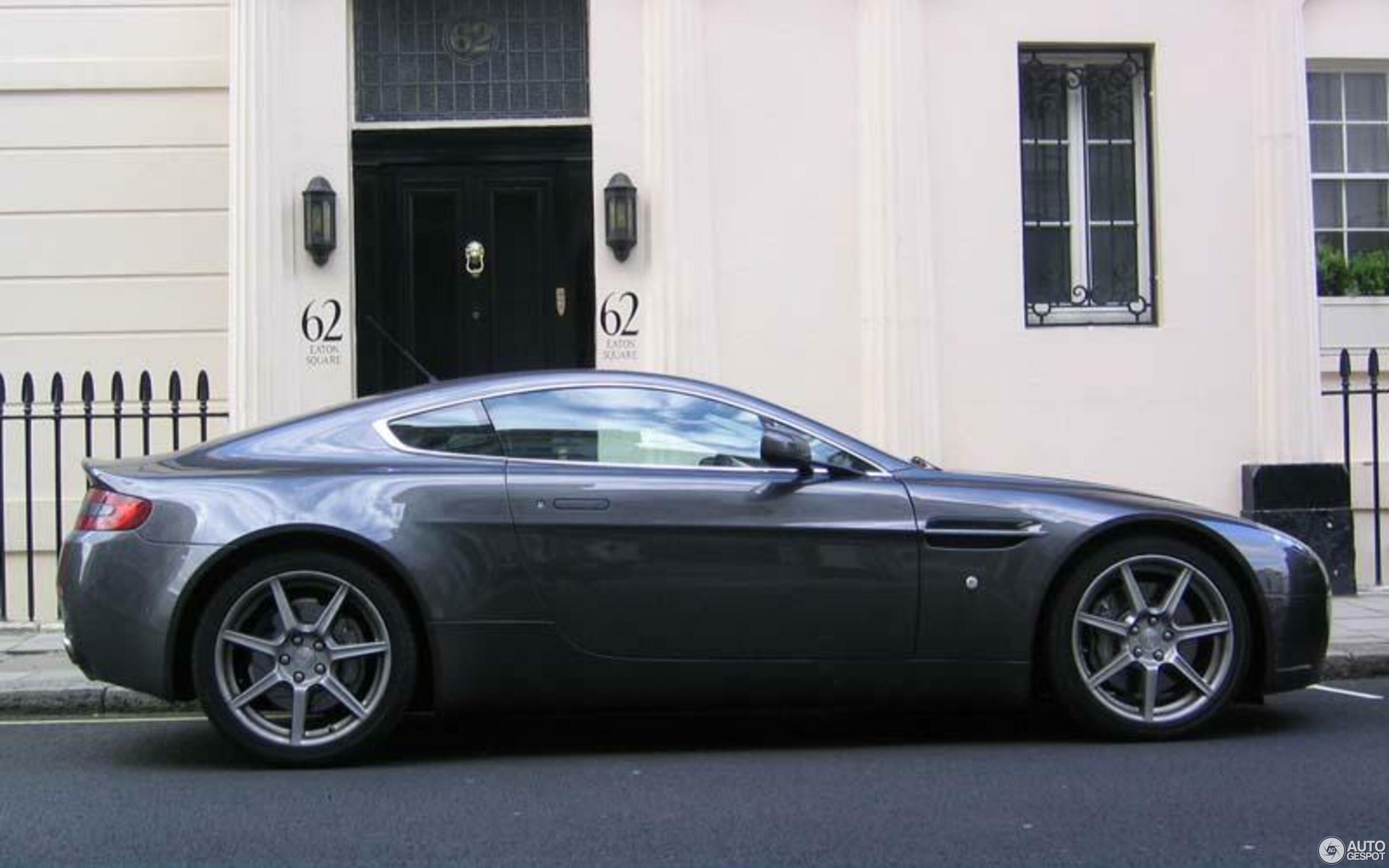 Aston Martin V8 Vantage