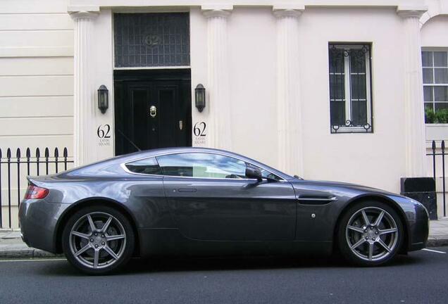 Aston Martin V8 Vantage