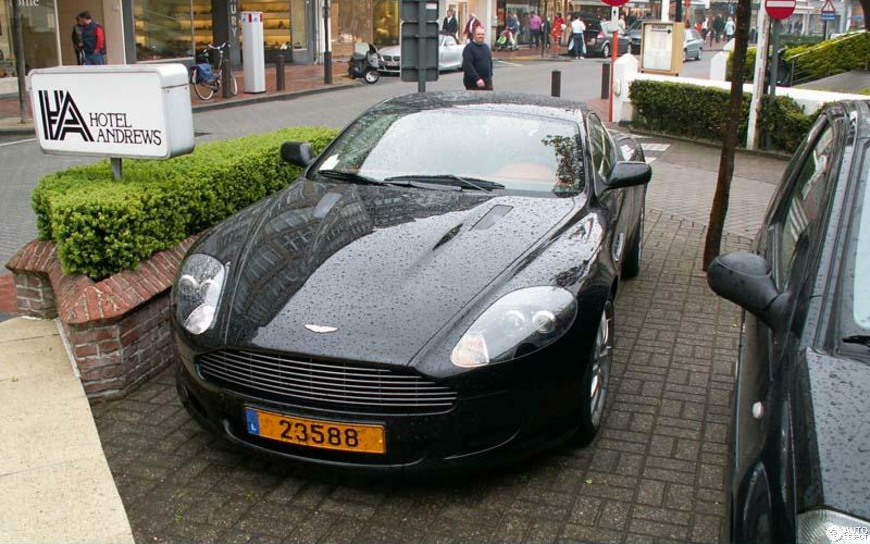 Aston Martin DB9