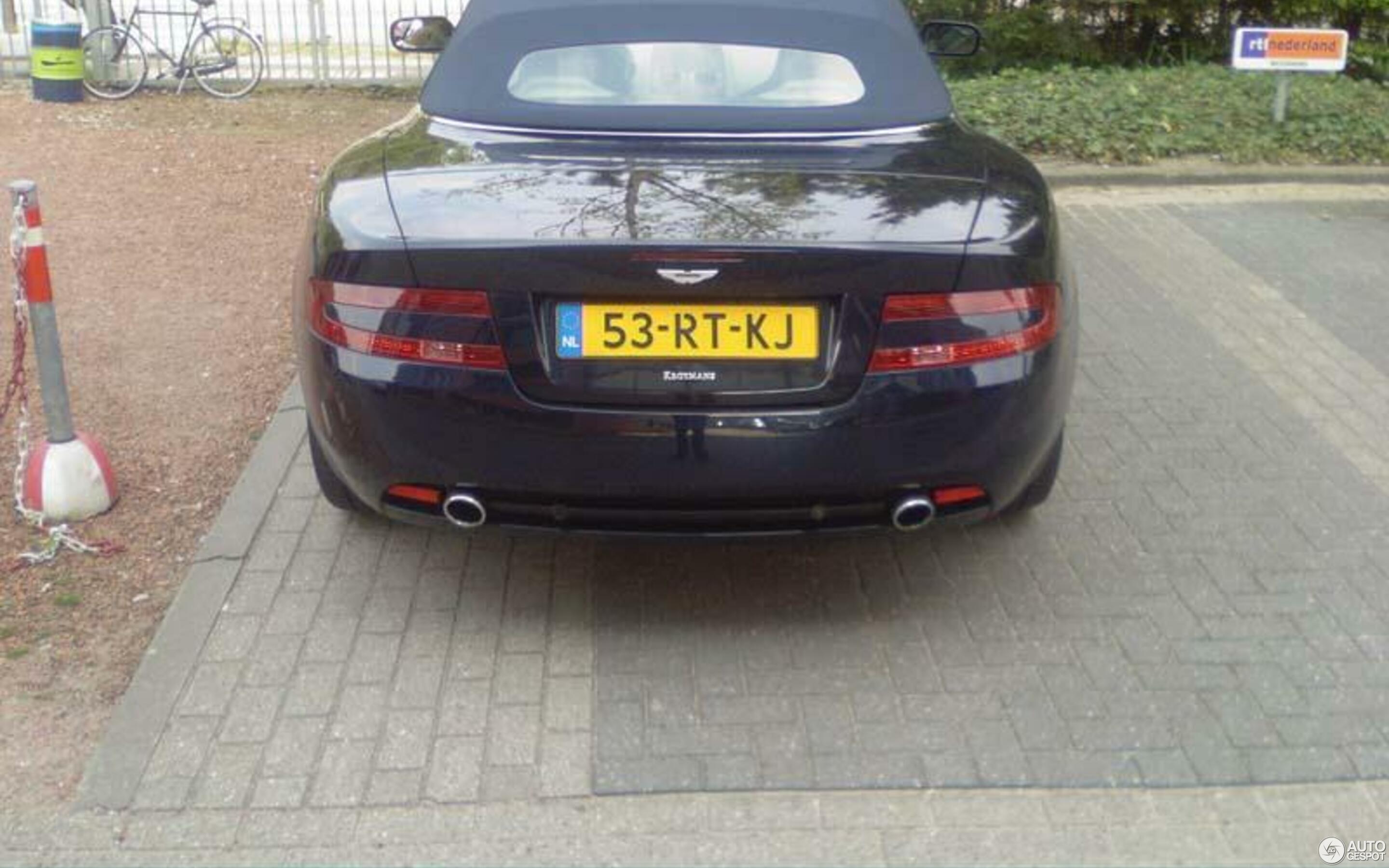 Aston Martin DB9 Volante