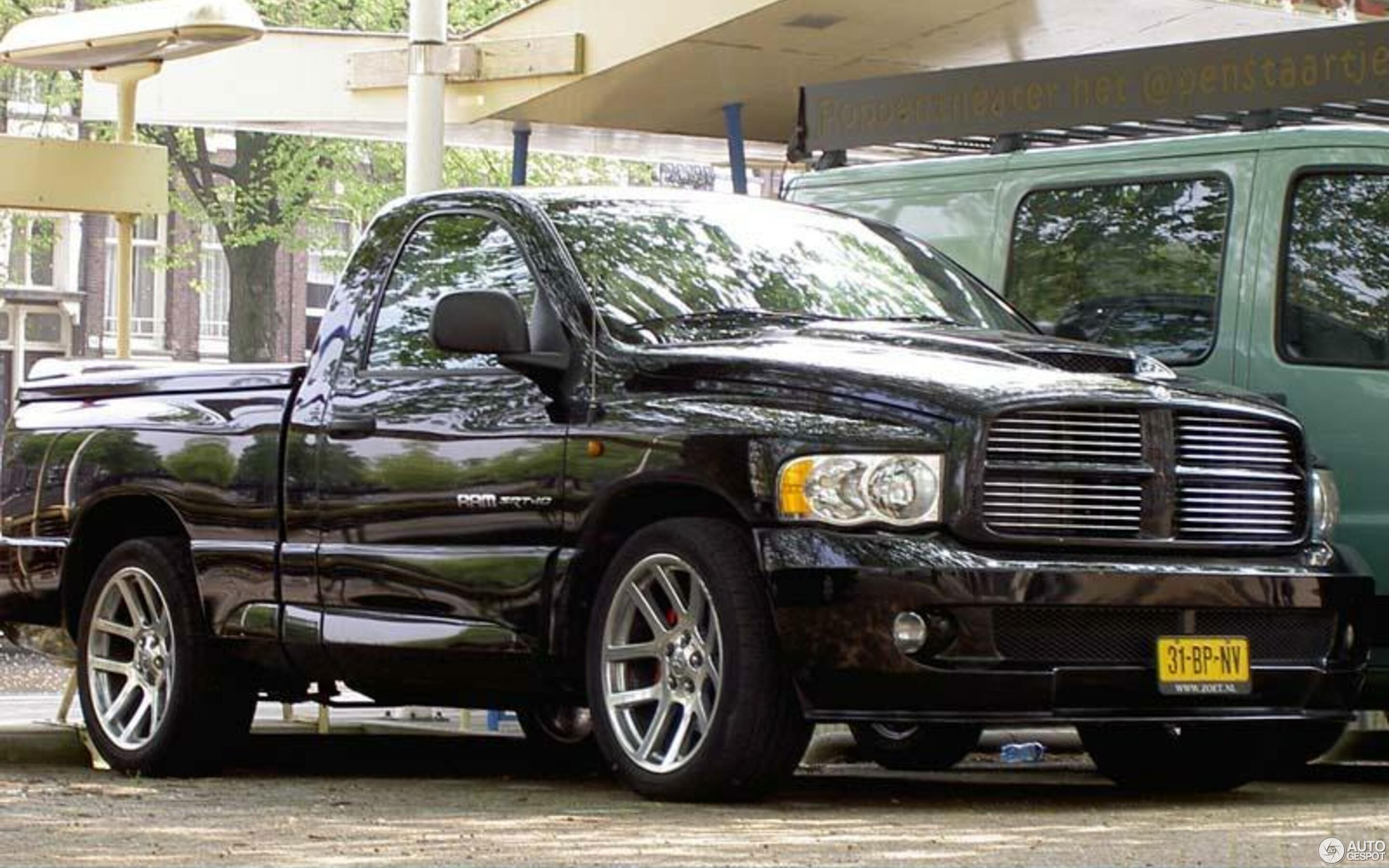 Dodge RAM SRT-10