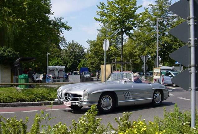 Mercedes-Benz 300SL Roadster