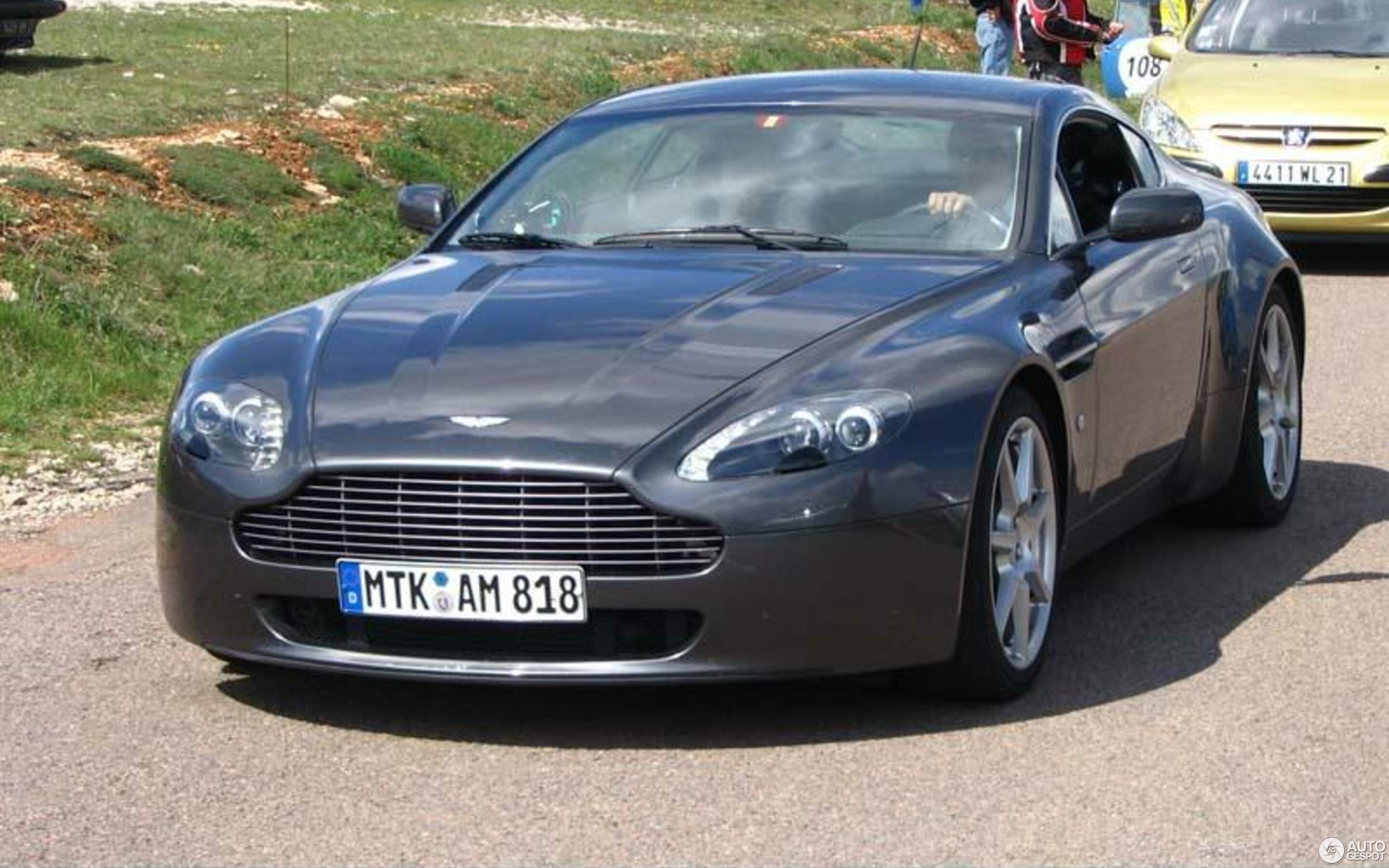 Aston Martin V8 Vantage