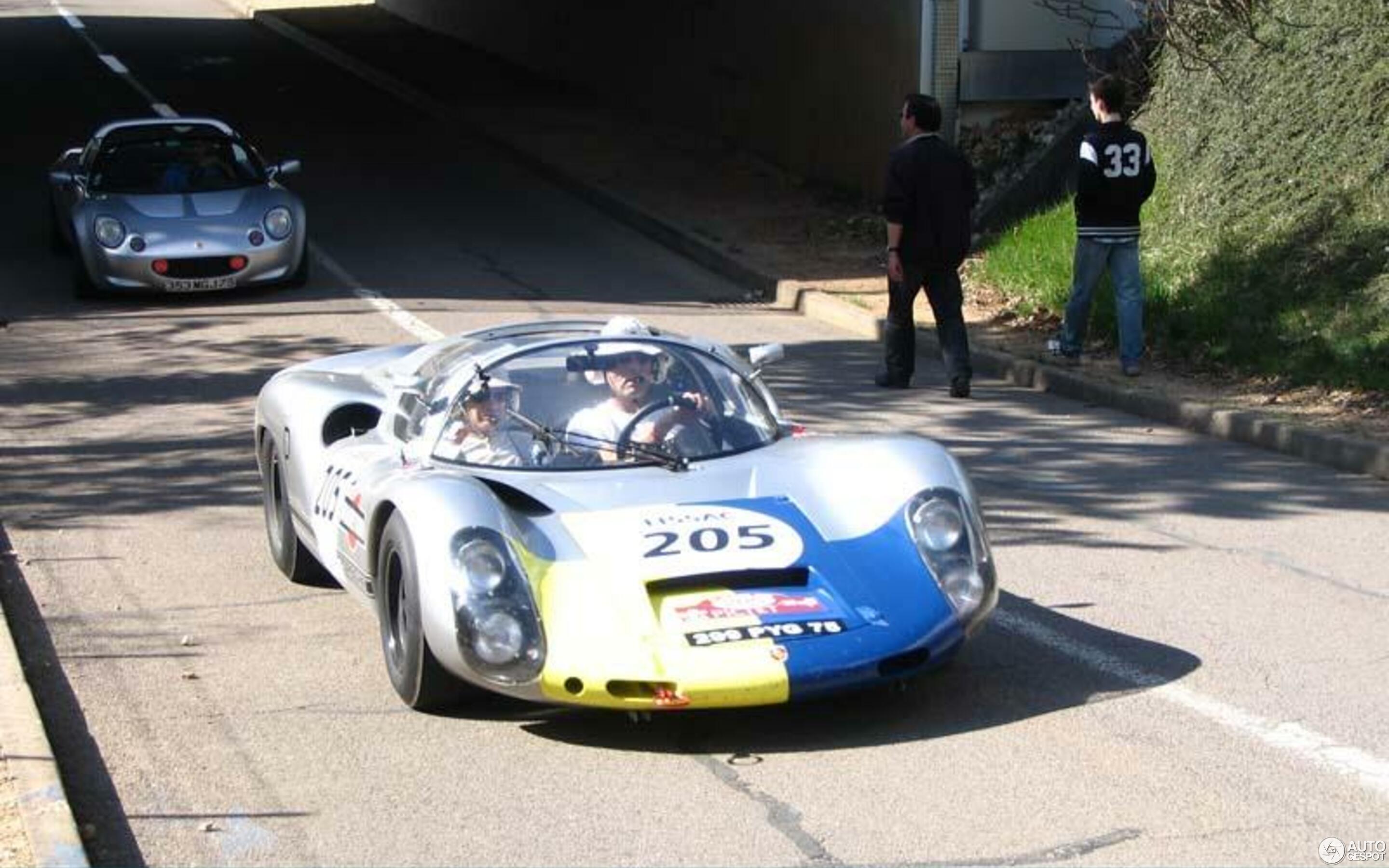 Porsche 910