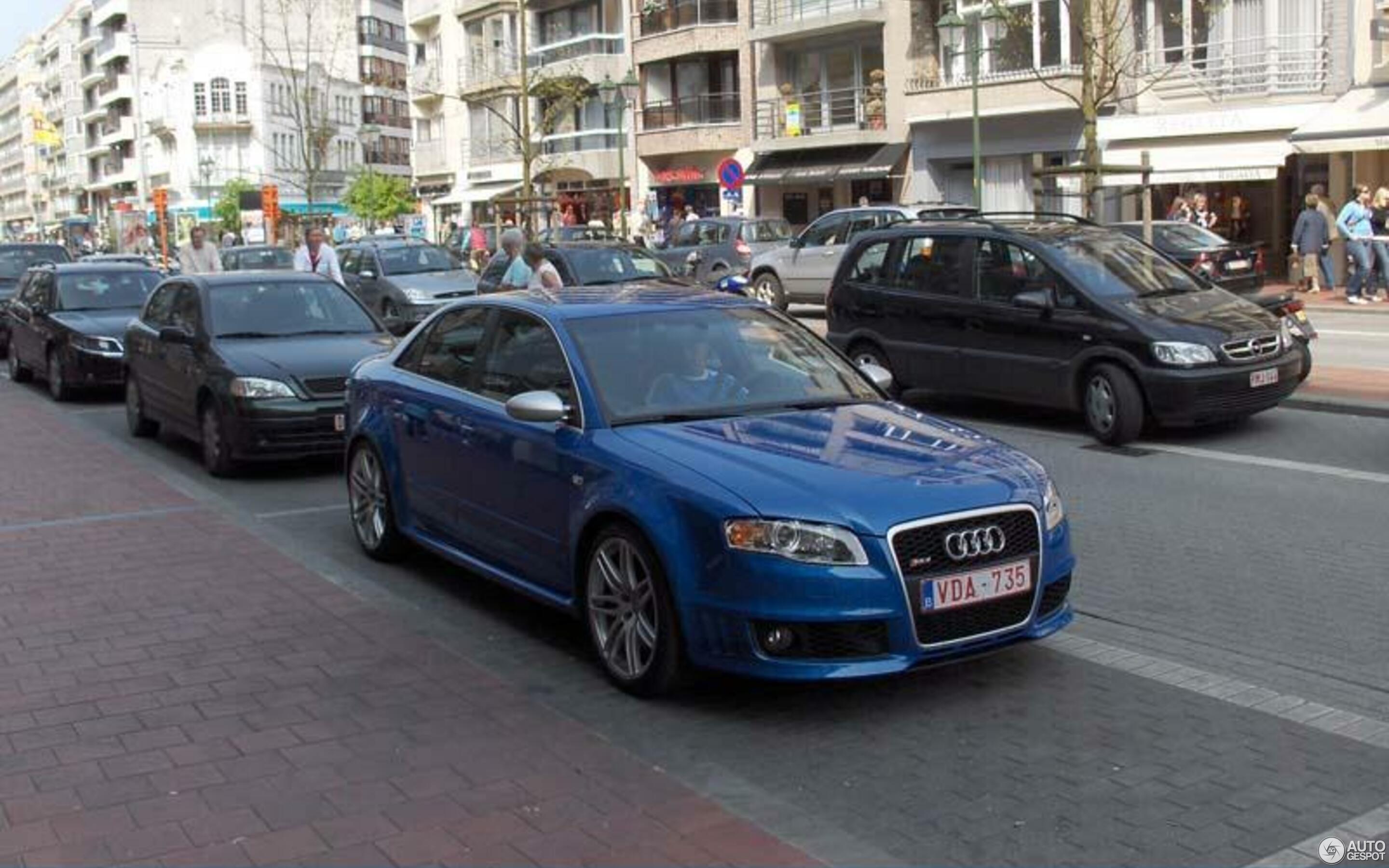 Audi RS4 Sedan