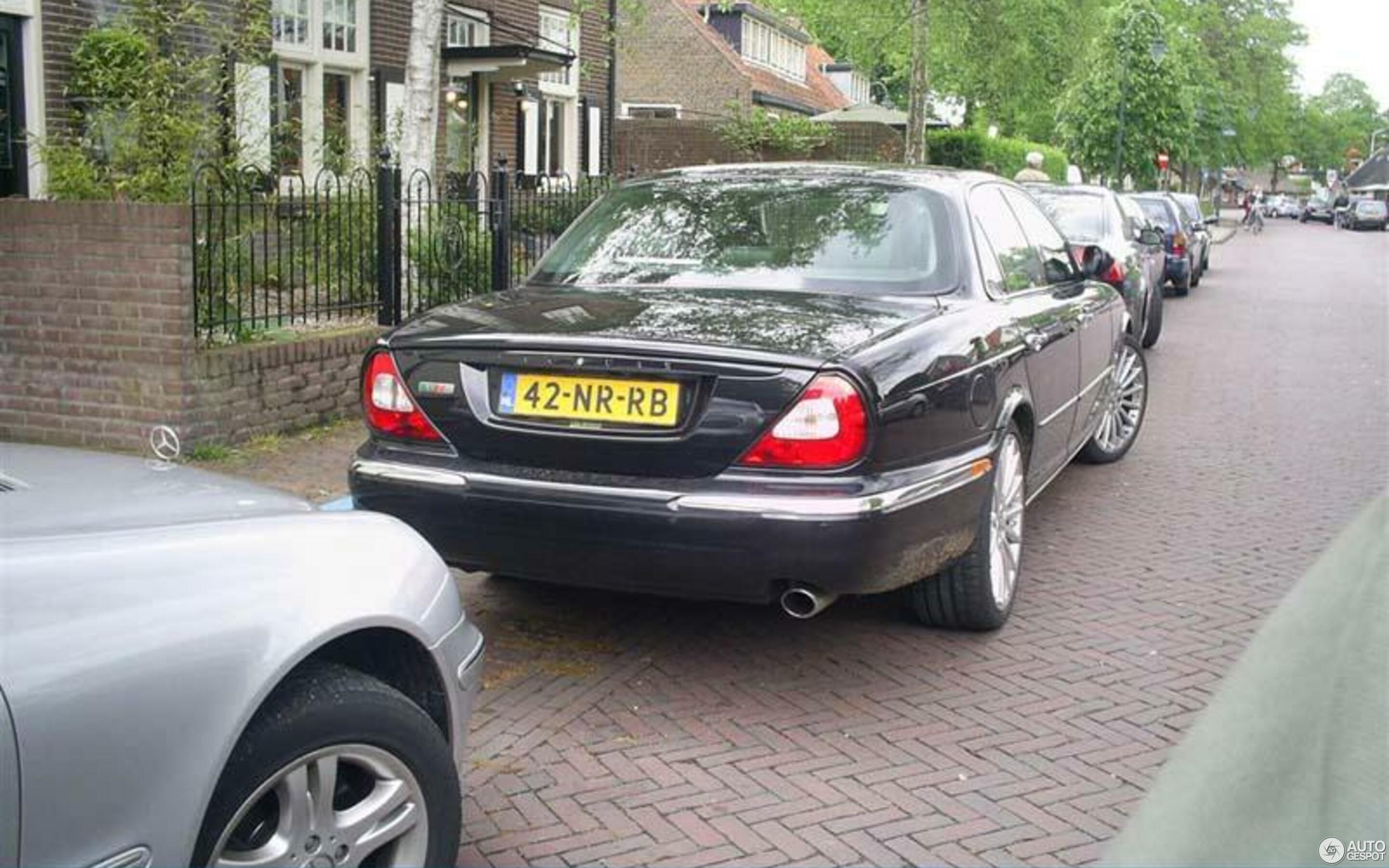 Jaguar XJR