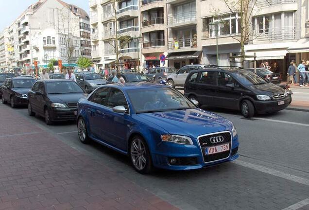 Audi RS4 Sedan