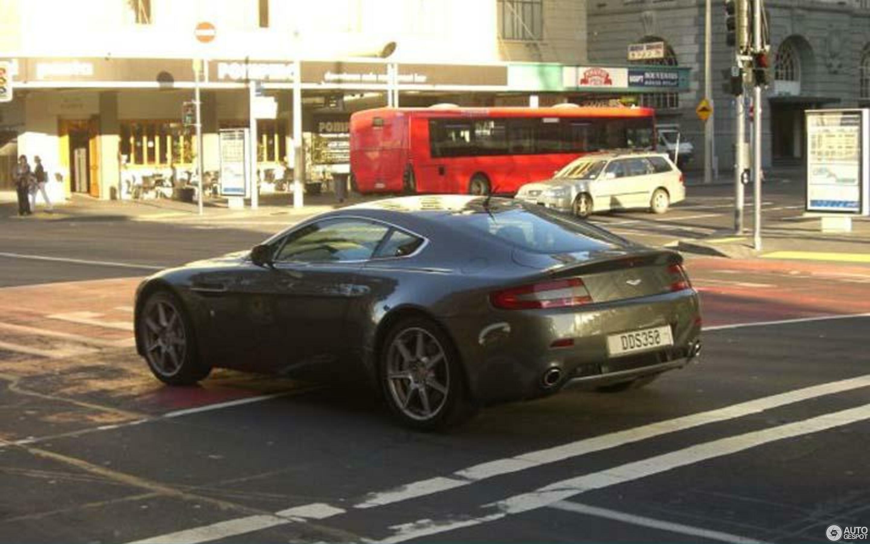 Aston Martin V8 Vantage