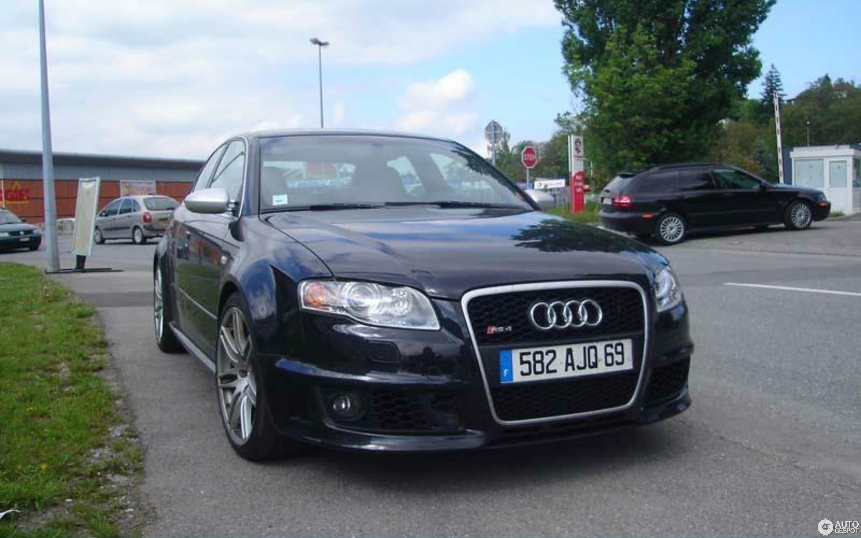 Audi RS4 Sedan