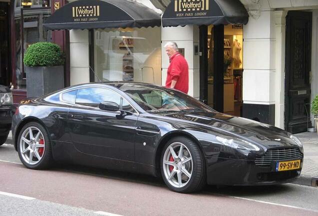 Aston Martin V8 Vantage