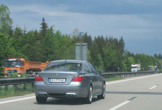 BMW M5 E60 2005