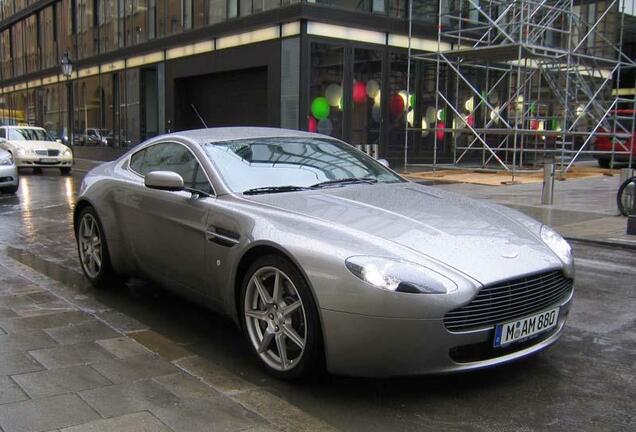 Aston Martin V8 Vantage