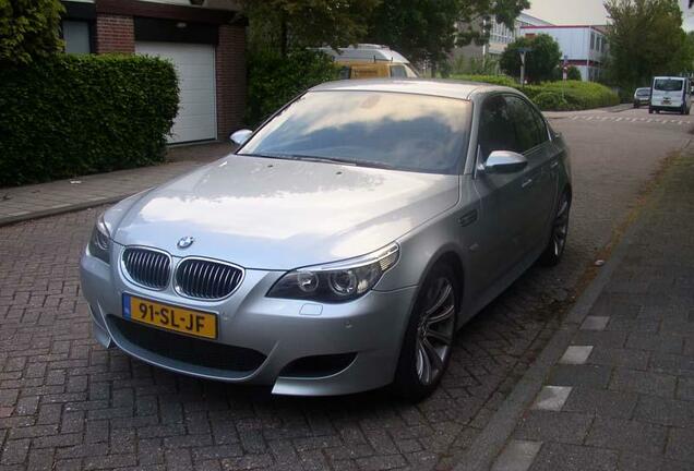 BMW M5 E60 2005