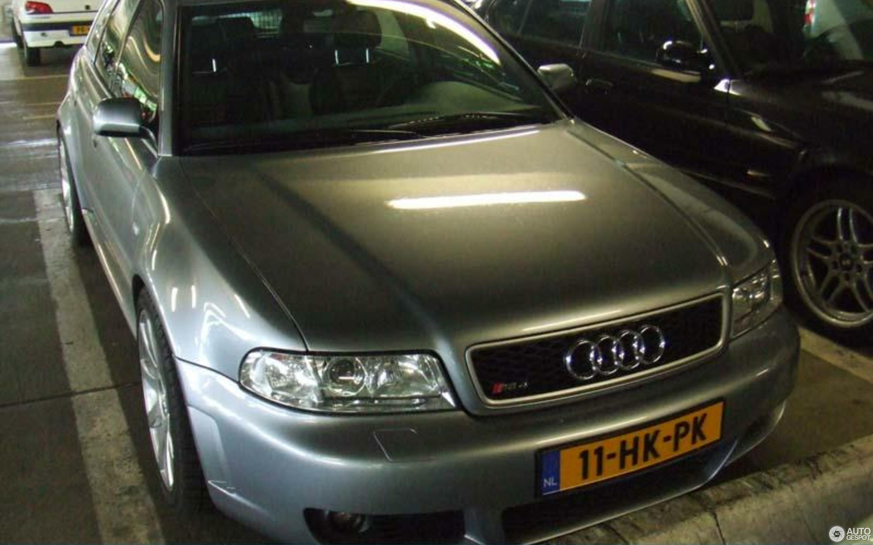 Audi RS4 Avant B5