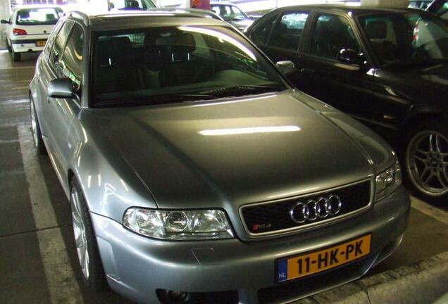 Audi RS4 Avant B5