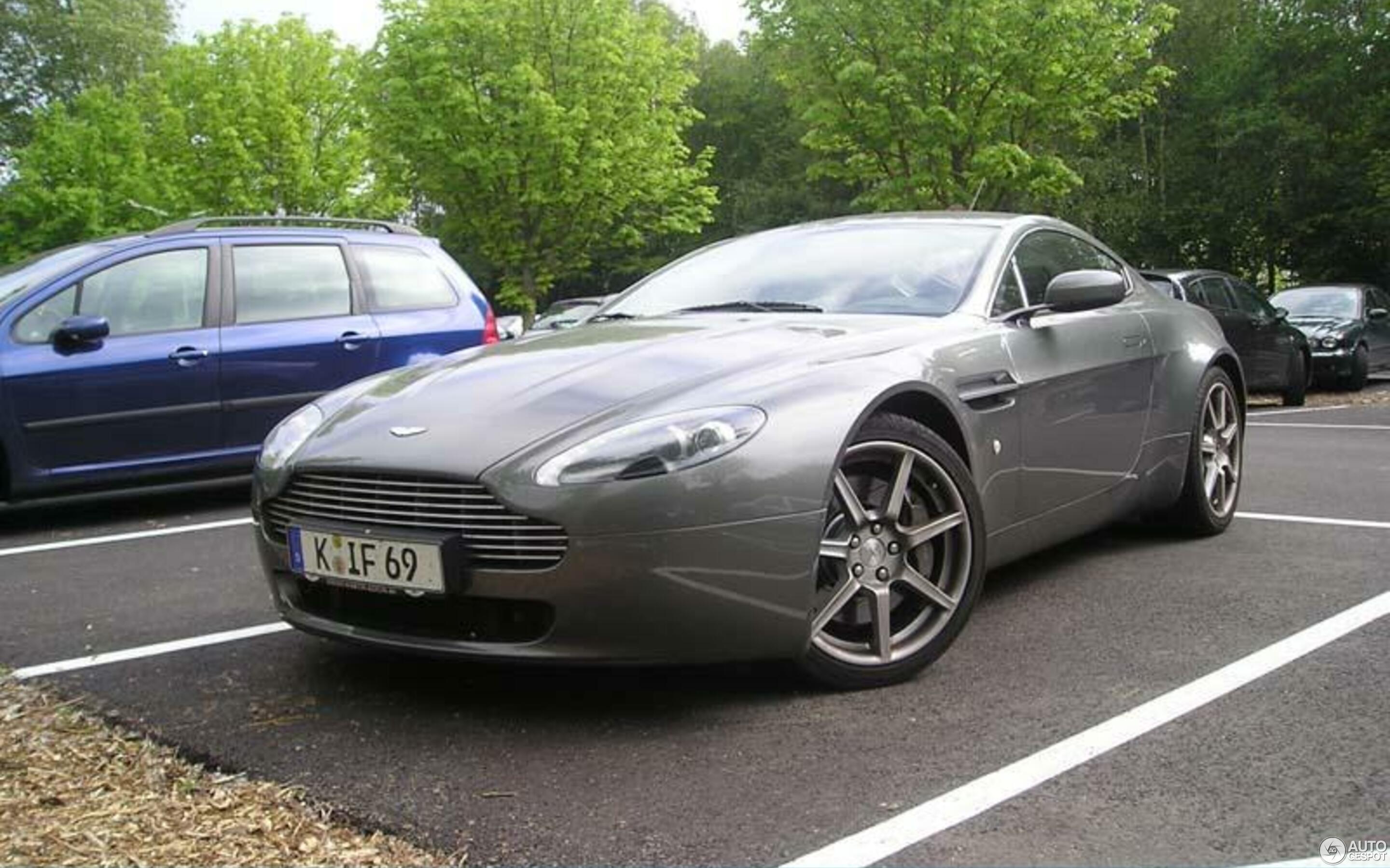 Aston Martin V8 Vantage