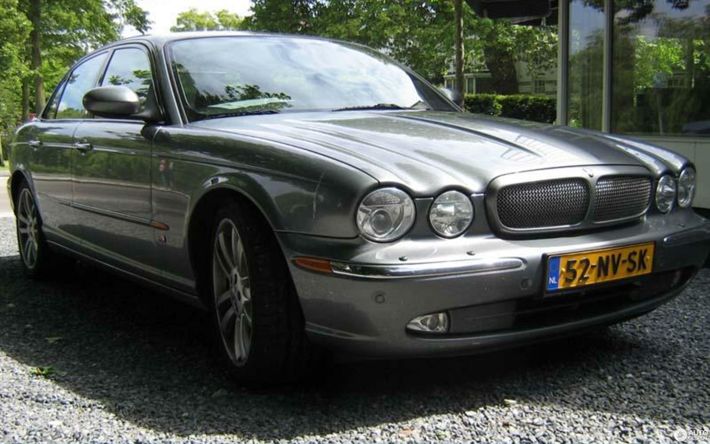 Jaguar XJR