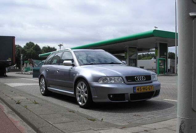 Audi RS4 Avant B5