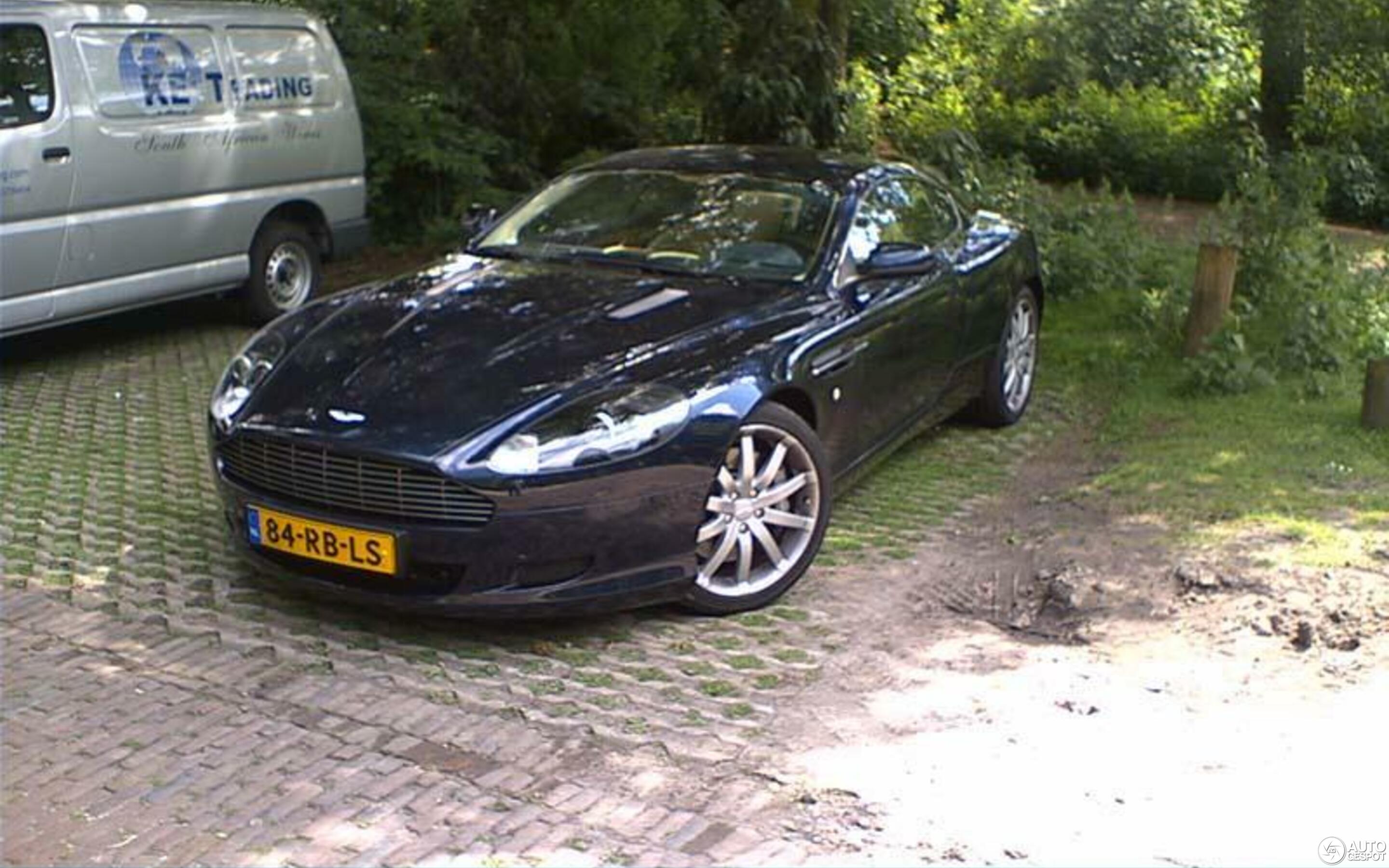 Aston Martin DB9