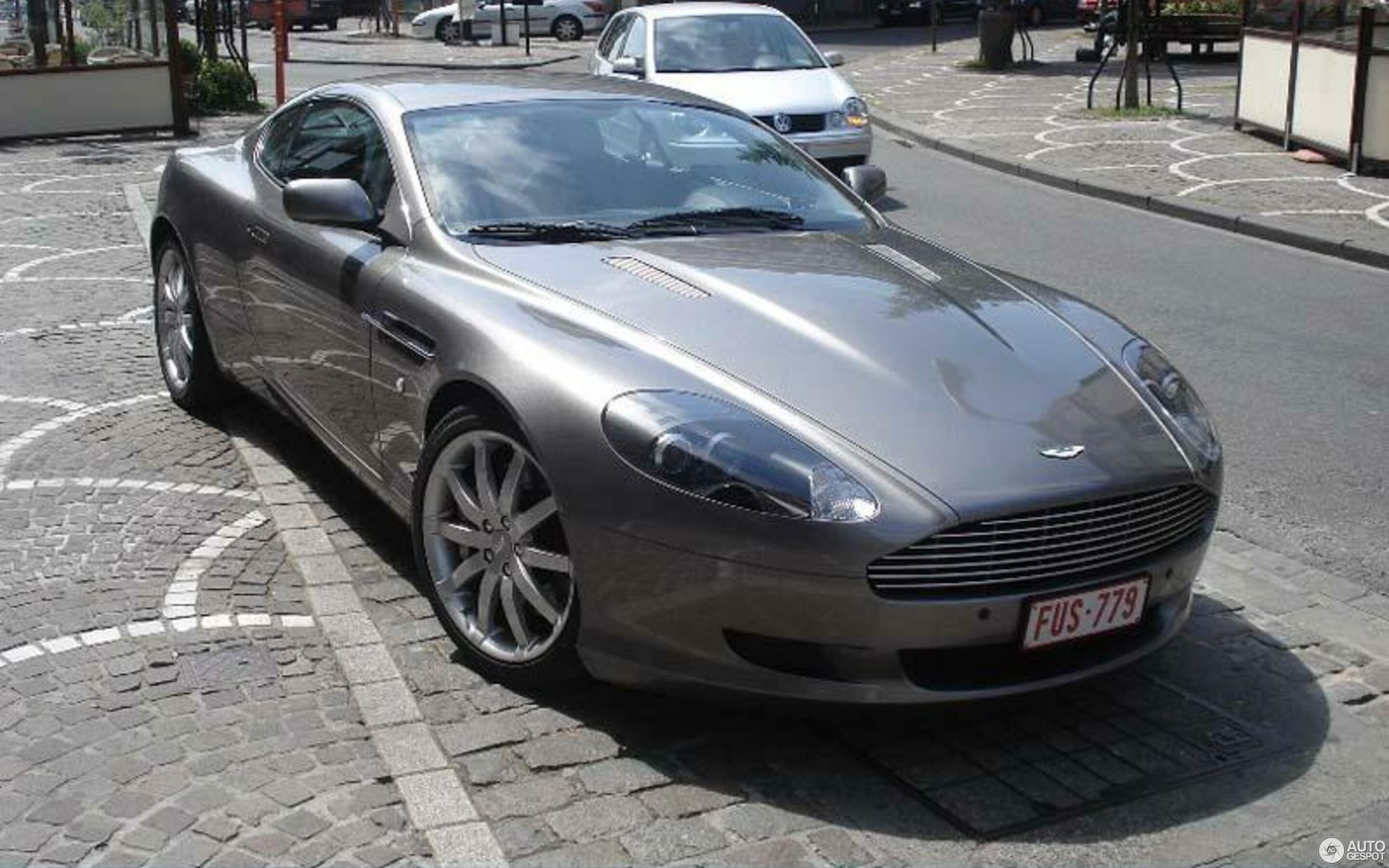 Aston Martin DB9